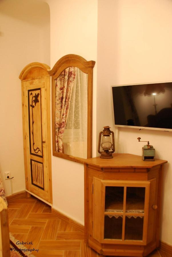 Casa Szabo Bed and Breakfast Sighişoara Exteriör bild