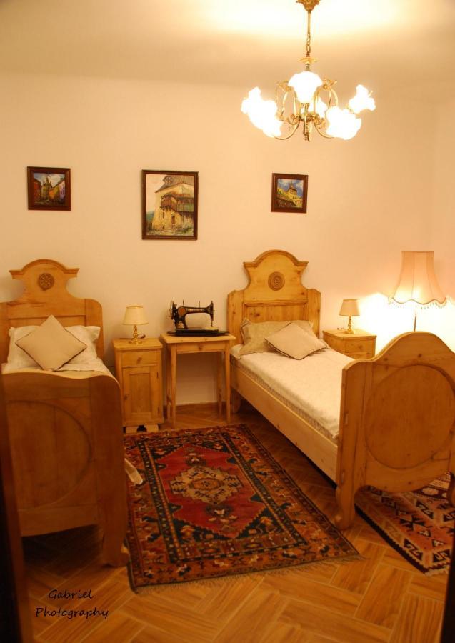 Casa Szabo Bed and Breakfast Sighişoara Exteriör bild