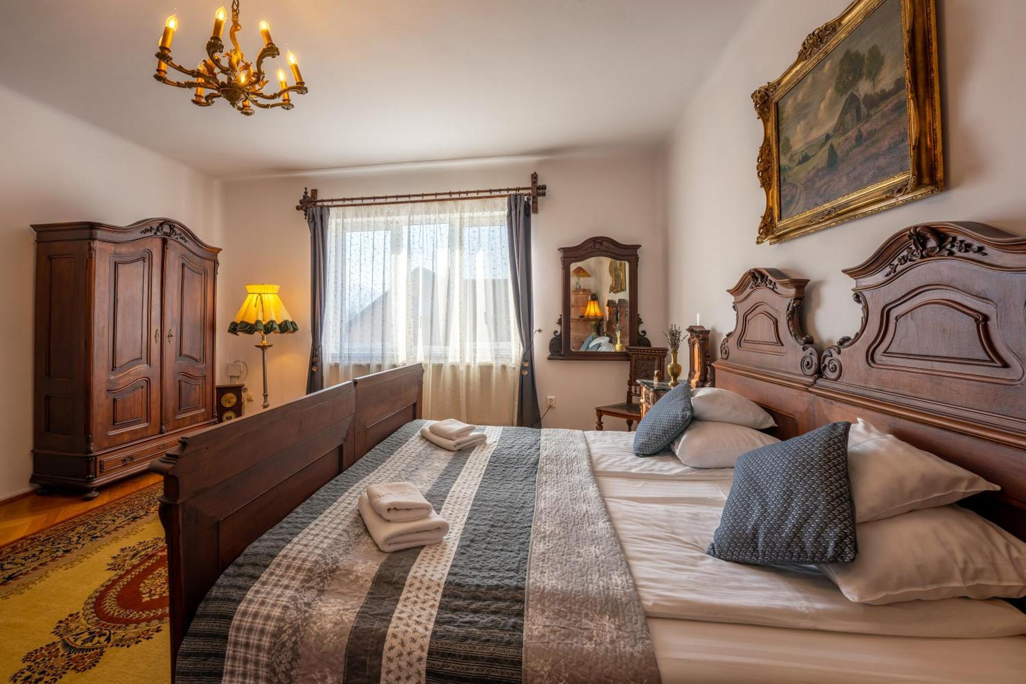 Casa Szabo Bed and Breakfast Sighişoara Exteriör bild