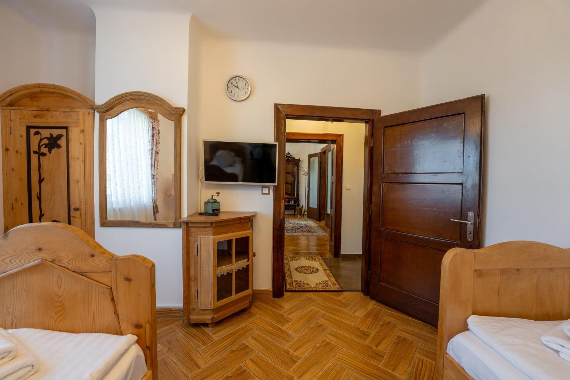 Casa Szabo Bed and Breakfast Sighişoara Exteriör bild